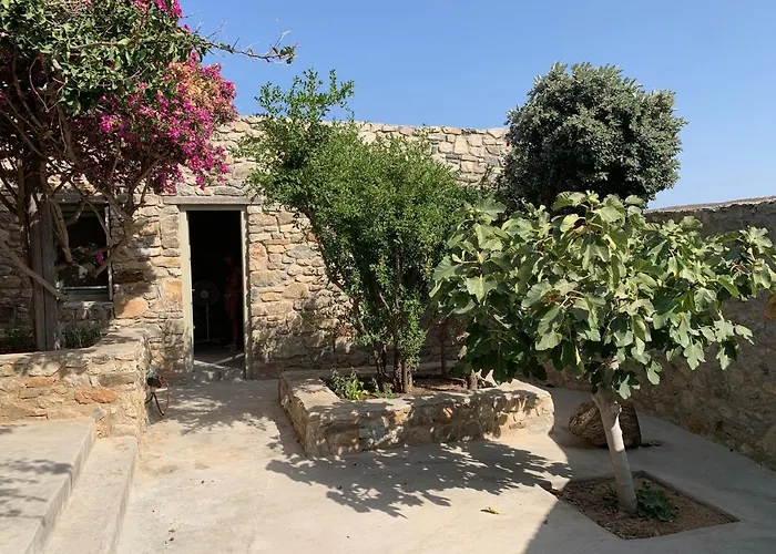 Mandri * Serifos Town