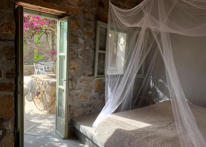 Mandri * Serifos Town