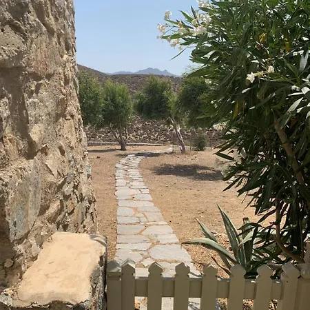 ベッド・アンド・ブレックファスト Mandri Serifos Town