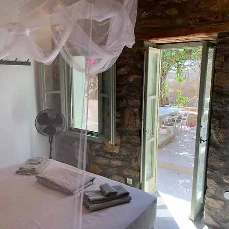Mandri Serifos Town
